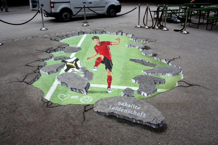 Finished anamorphic pavement drawing for Mario Gomez by Puma