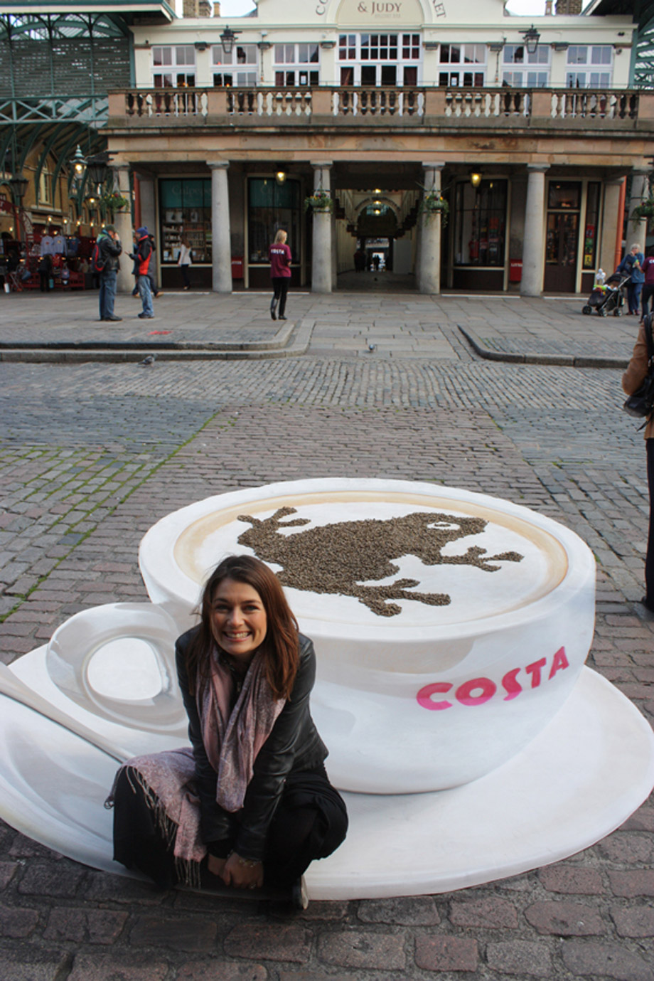 Enjoying a coffe - as a 3D street painting
